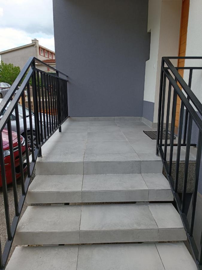 Apartments Aura Deskle Zewnętrze zdjęcie